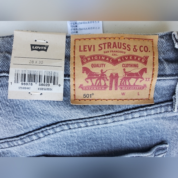 Levi's Women's 501 Original Fit Jeans - Picture 6 of 7